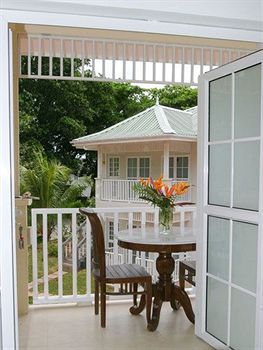 Bord Mer Villa Mahe Island Ngoại thất bức ảnh